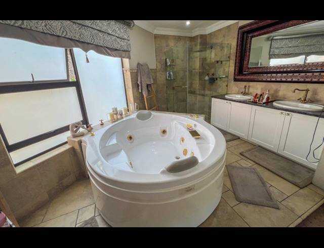 6 BEDROOM HOUSE FOR SALE IN MEYERSDAL